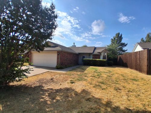 404 Benjamin Lane, Arlington, TX, 76002 | Card Image