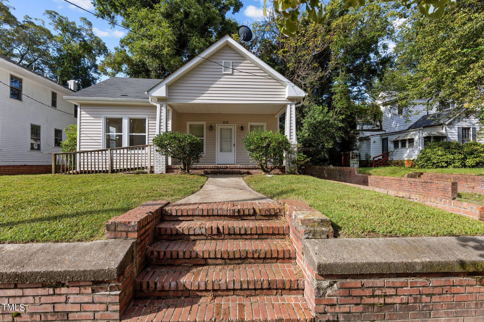 Charles St, Henderson, NC 27536