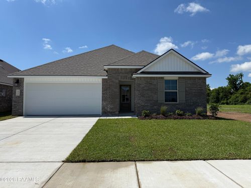 375 Crowne Parc Dr, Opelousas, LA, 70570-6975 | Card Image