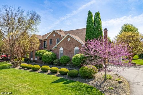 106 Stone Xing, Stewartsville, NJ, 08886-2506 | Card Image
