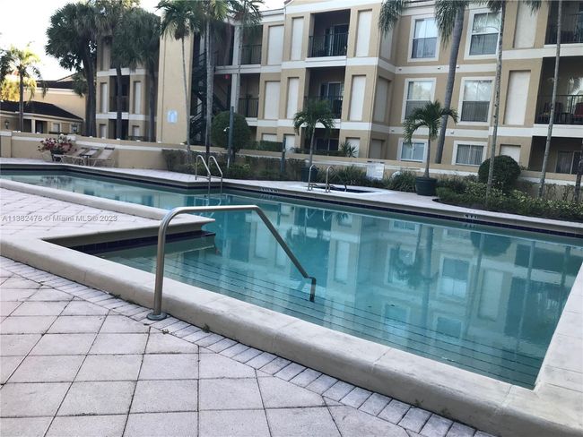 APT-1110 - 805 Riverside Dr, Condo with 2 bedrooms, 2 bathrooms and null parking in Coral Springs FL | Image 4