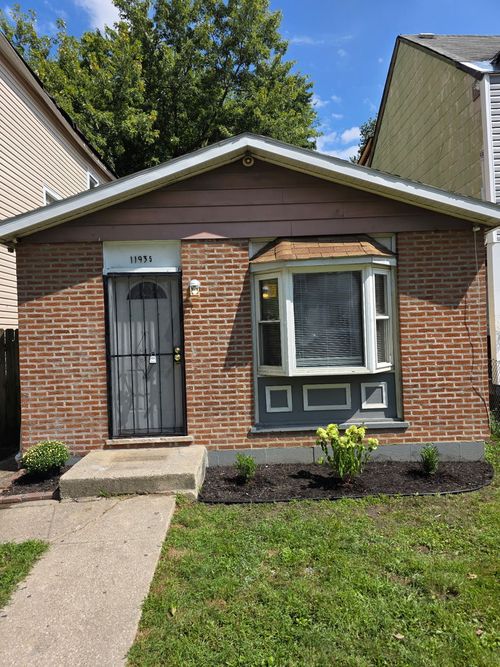11935 S Wallace St, Chicago, IL, 60628-5923 | Card Image