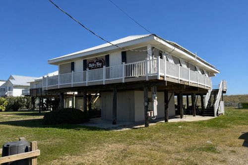 2716 Highway 1, Grand Isle, LA, 70358-9727 | Card Image