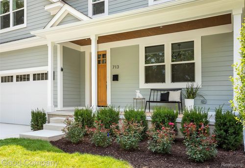 713 W Farnum Ave, Royal Oak, MI, 48067-2209 | Card Image