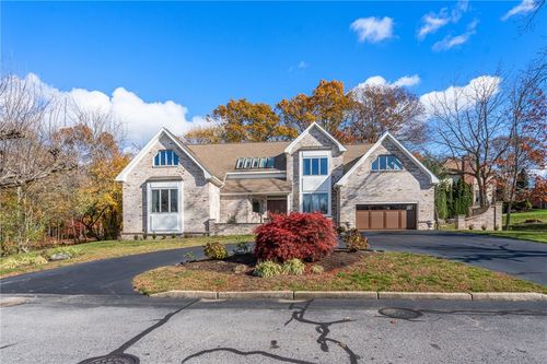 7 Oak Tree Ln, Cranston, RI, 02920-3647 | Card Image