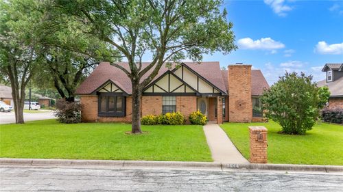 5644 Guadalajara Dr, North Richland Hills, TX, 76180-6556 | Card Image