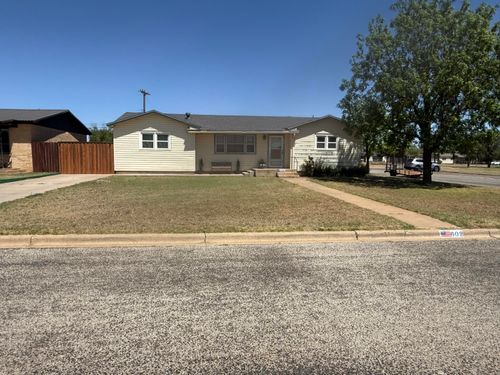 602 8th St, Wolfforth, TX, 79382-2916 | Card Image