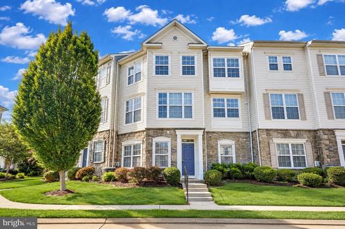 21800 Dragons Green Sq, ASHBURN, VA, 20147-6713 | Card Image