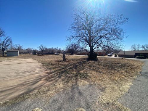 1100 N 8th St, Sayre, OK, 73662-1759 | Card Image