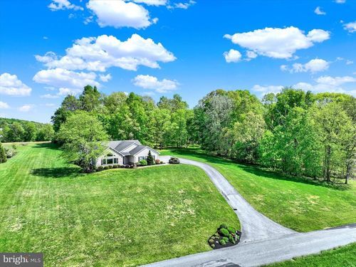 4192 Evergreen Rd, FELTON, PA, 17322-8535 | Card Image