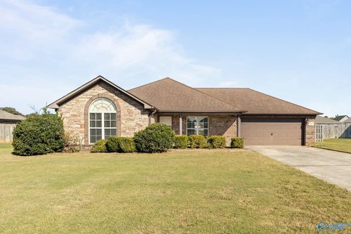 105 Evergreenview Dr, Hazel Green, AL, 35750-6100 | Card Image
