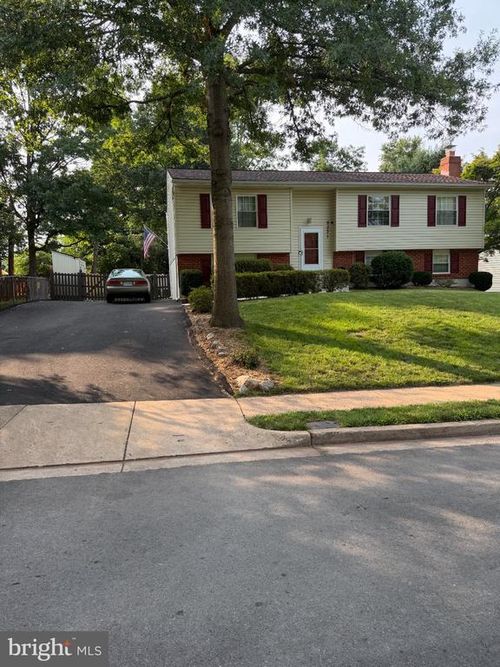 9231 N Landgreen Street, MANASSAS, VA, 20110 | Card Image