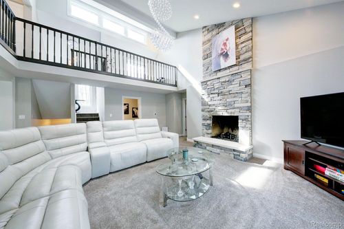 3978 Chanda Ct, Highland, MI, 48356-1112 | Card Image