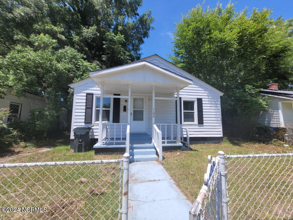 Desmond St, Kinston, NC 28501