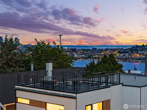b-2214 Broadway E, Seattle, WA, 98102-4136 | Card Image