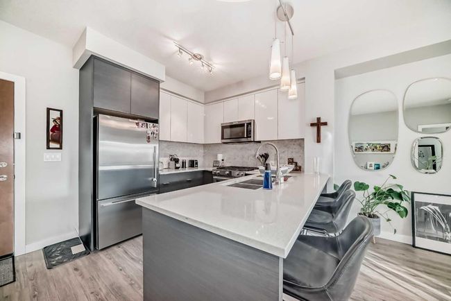 1218 - 95 Burma Star Rd Sw, Condo with 2 bedrooms, 1 bathrooms and 1 parking in Calgary AB | Image 5