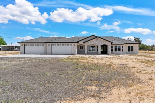 21035 Forest Glen Rd, Madera, CA, 93638-7846 | Card Image