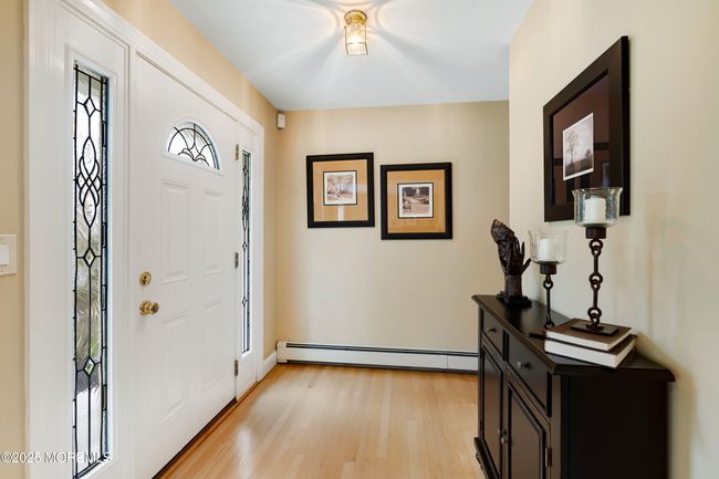 Entry foyer | Image 8