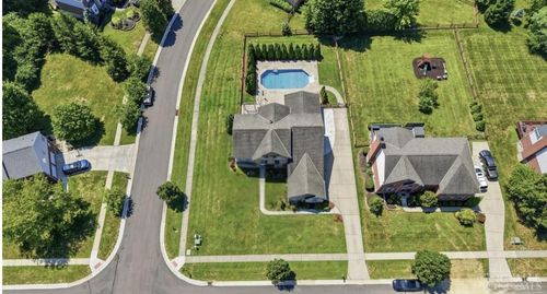 6269 Hedgerow Dr, West Chester, OH, 45069-1894 | Card Image