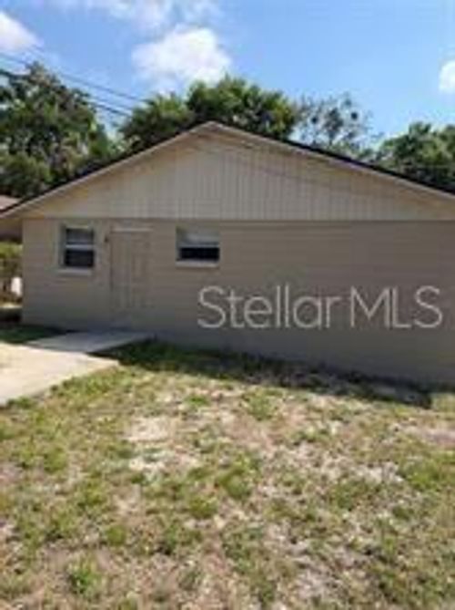8105 N Klondyke St, TAMPA, FL, 33604-3386 | Card Image