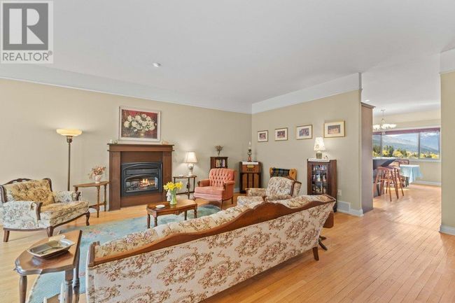 7 - 881 16 St Ne, House other with 3 bedrooms, 3 bathrooms and 2 parking in Salmon Arm BC | Image 6