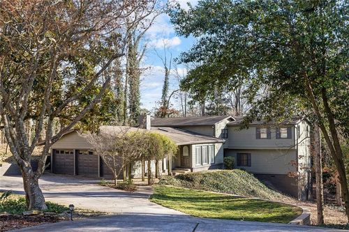 565 Timberland Drive, Atlanta, GA, 30342 | Card Image