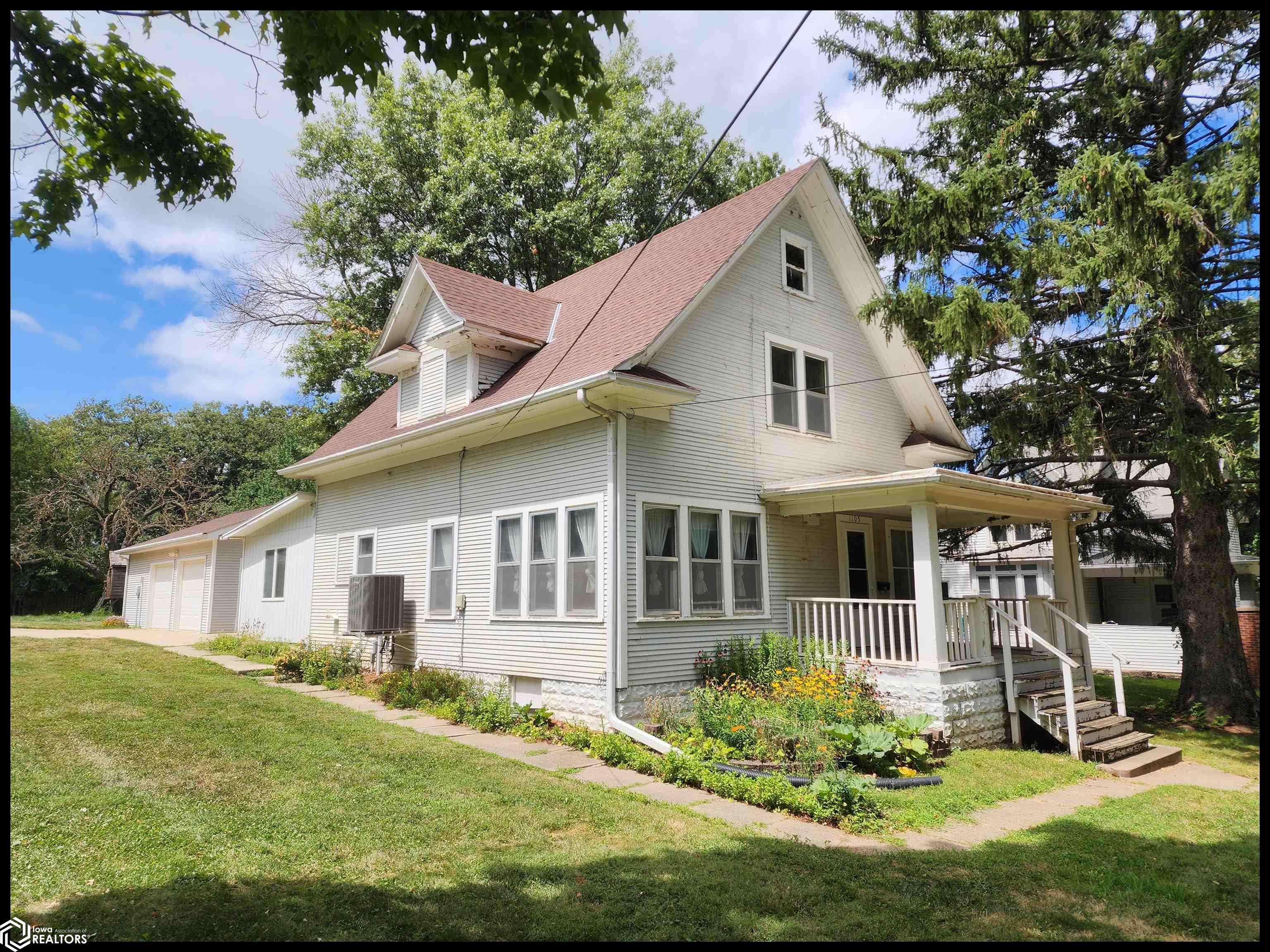 Locust St, Atlantic, IA 50022