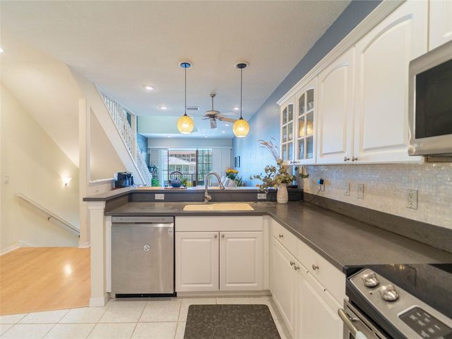 8304 Aquila St, Townhouse with 2 bedrooms, 2 bathrooms and null parking in Port Richey FL | Image 4