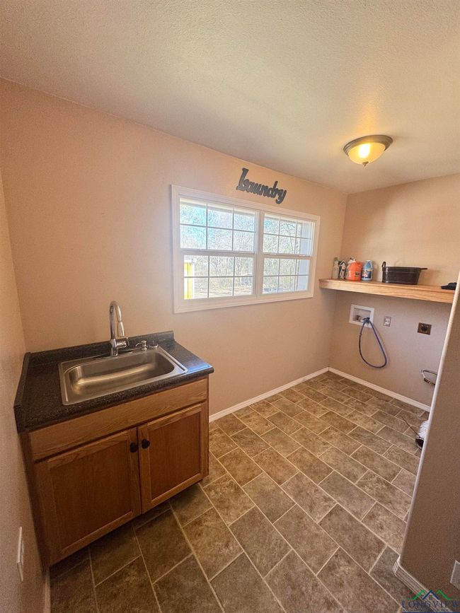 4615 S Sego Lilly Rd, House other with 4 bedrooms, 2 bathrooms and null parking in New Diana TX | Image 13