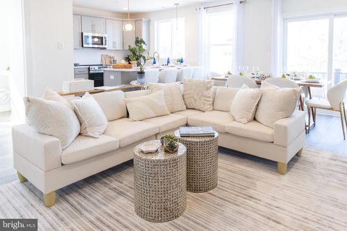 11e-1827 Arch St, EAST NORRITON, PA, 19401 | Card Image