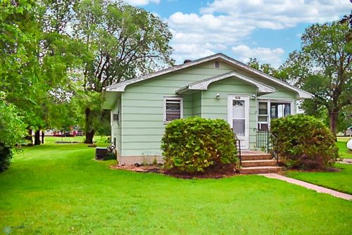 205 3rd St S, Fairmount, ND, 58030-4101 | Card Image