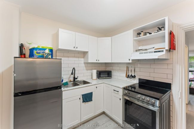 247 Queen St, Home with 5 bedrooms, 2 bathrooms and null parking in Kingston ON | Image 6
