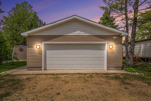 3885 Pointe Dr, Carp Lake, MI, 49718-9765 | Card Image