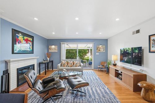 852 Peach Avenue, Sunnyvale, CA, 94087 | Card Image