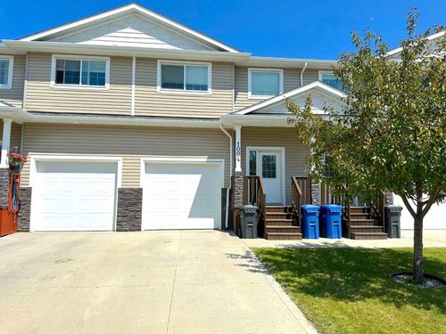 1004 Minto St, Penhold, AB, T0M0B7 | Card Image