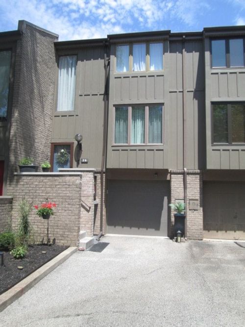 25 Maple Ct, Pittsburgh, PA, 15237-2629 | Card Image