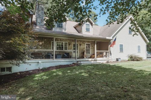 1395 Woodside Ave, ALBURTIS, PA, 18011-2356 | Card Image