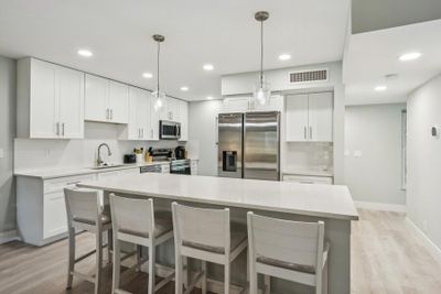 B - 18380 Se Wood Haven Lane, Condo with 3 bedrooms, 2 bathrooms and null parking in Jupiter FL | Image 2