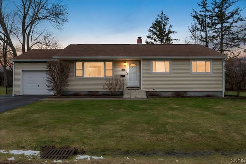 221 7th St, Liverpool, NY, 13088-5217 | Card Image