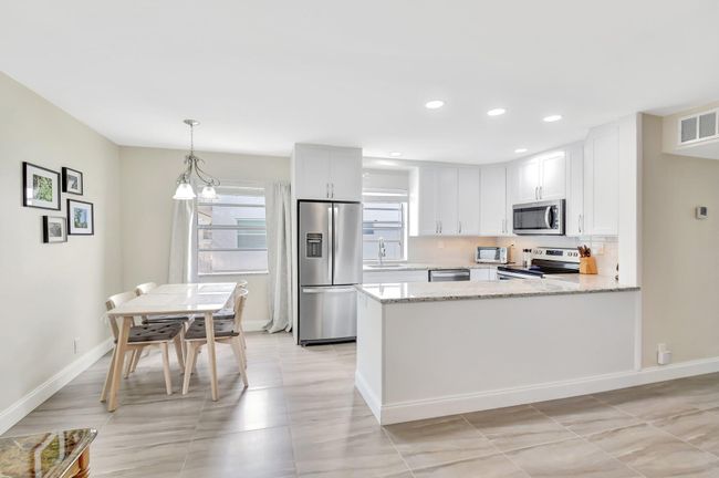 413 Normandy I, Condo with 2 bedrooms, 2 bathrooms and null parking in Delray Beach FL | Image 8