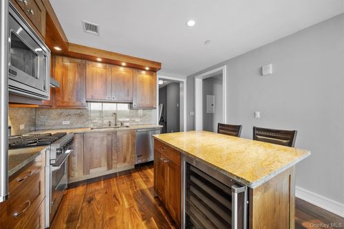 apt-23b-5 Renaissance Sq, White Plains, NY, 10601-3047 | Card Image
