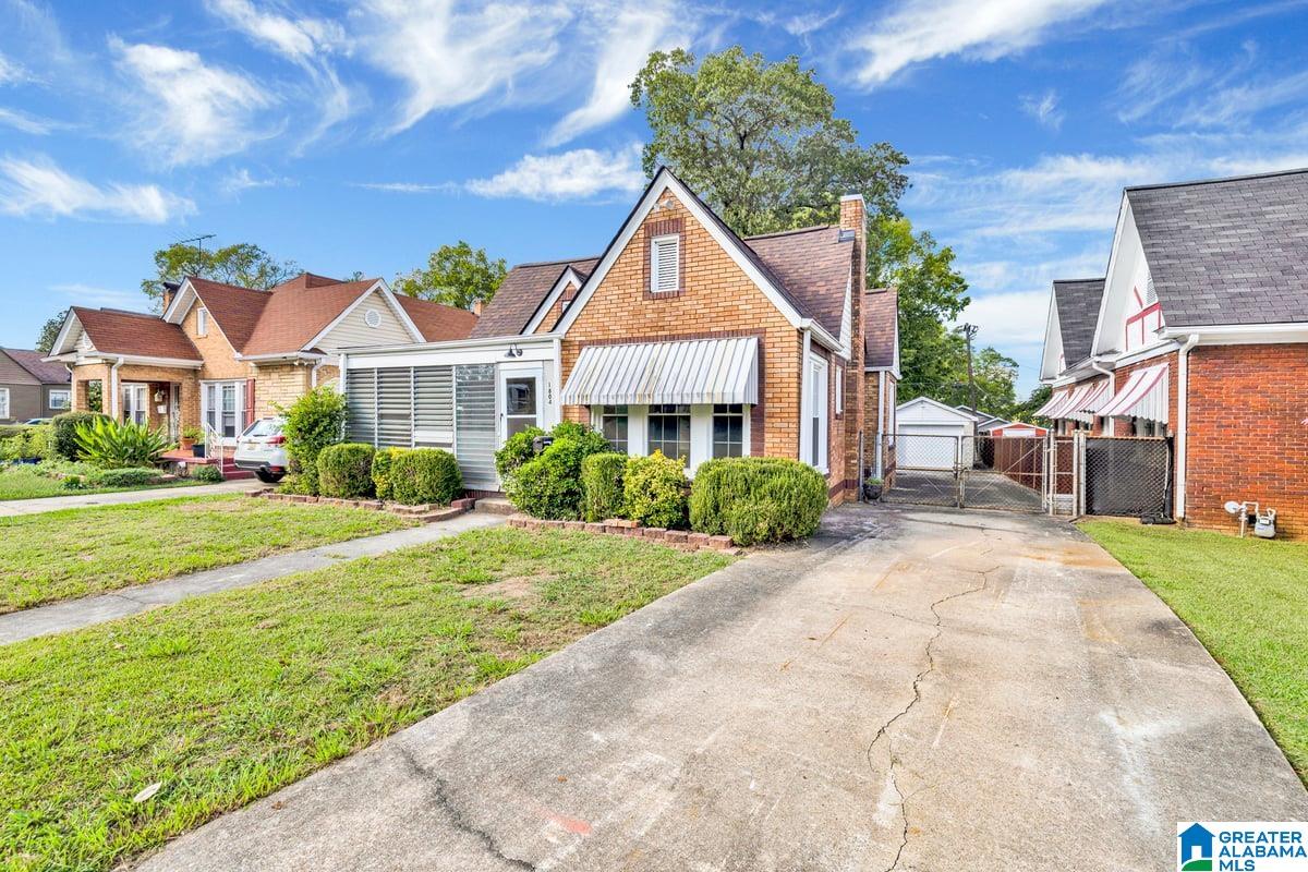 Saint Charles Ct, Birmingham, AL 35211