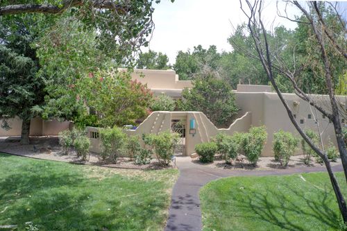 5800 Tinnin Rd, Los Ranchos, NM, 87107-7104 | Card Image