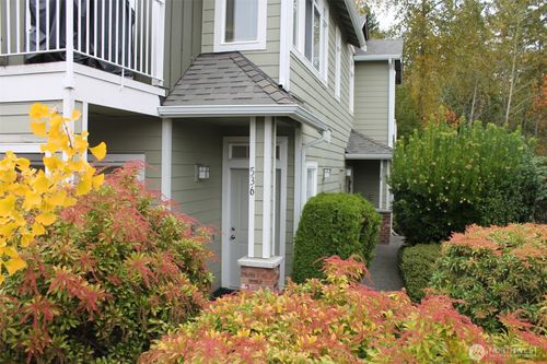 538 241st Ln Se, Sammamish, WA, 98074-3681 | Card Image