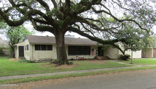 325 Country Club Dr, New Iberia, LA, 70563-1705 | Card Image