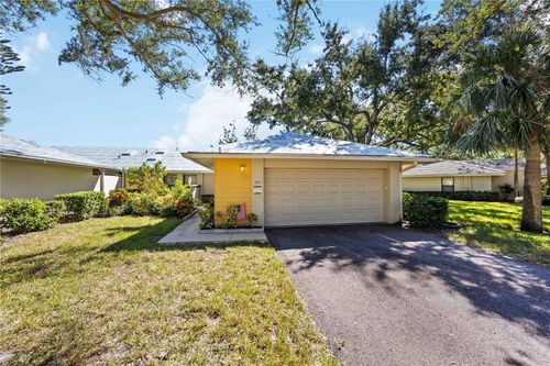 327-214 Southampton Dr, VENICE, FL, 34293-4211 | Card Image