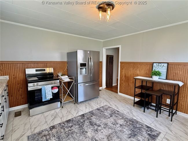 307 2 Nd Ave, House other with 2 bedrooms, 2 bathrooms and null parking in Ripley WV | Image 11
