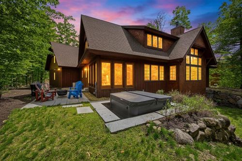 172 S Peak Rd, Lincoln, NH, 03251-4605 | Card Image