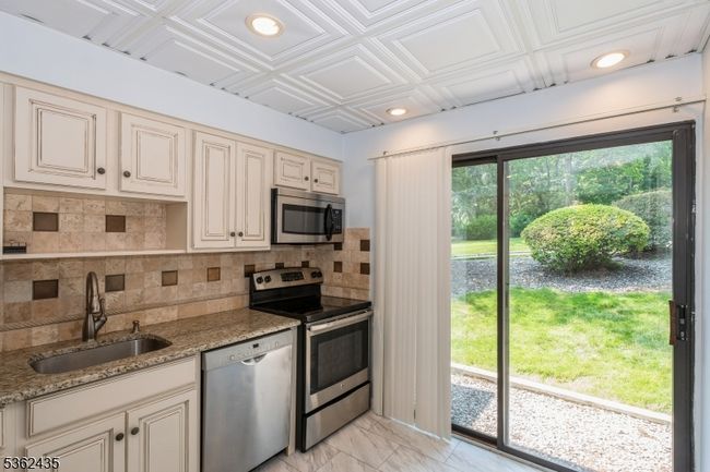 1 - 1 N Slope, Townhouse with 2 bedrooms, 1 bathrooms and null parking in Clinton NJ | Image 4
