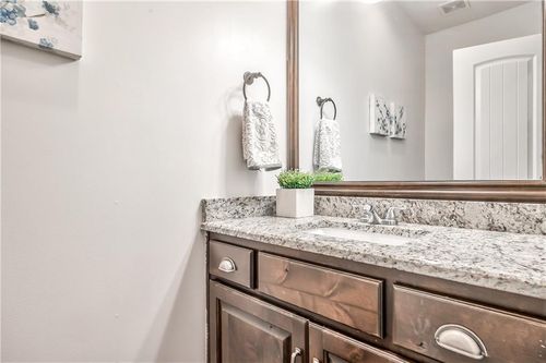 14017 Haskins St, Overland Park, KS, 66221-8901 | Card Image